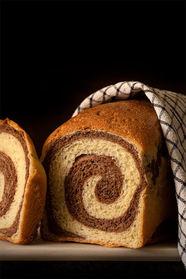 Brioche en espiral de naranja y cacao