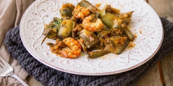 Alcachofas con gambones y estragón